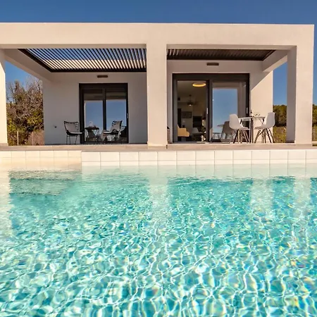 Romantic Helidoni Kefalonia * Свороната